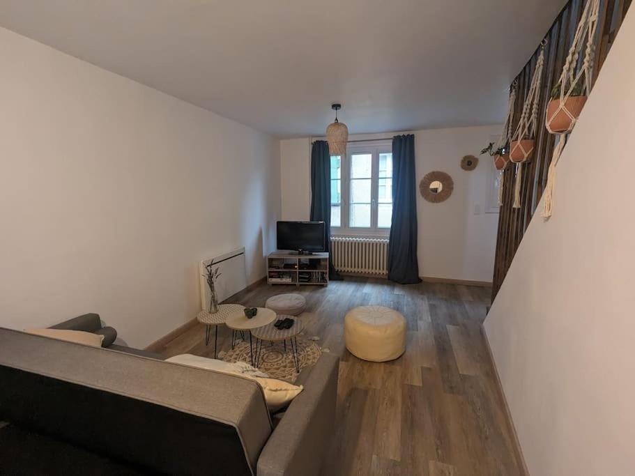 Marmoza - Maison Plein Coeur De Village Saint-Geniez-dʼOlt Esterno foto